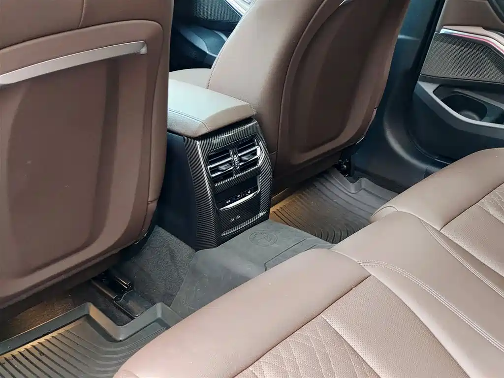 BMW i3 2023 eDrive 40 L Shadowline Package фото 9