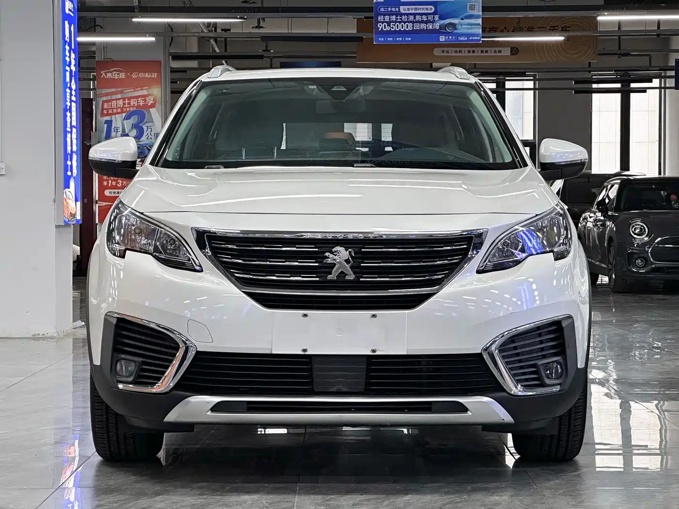 PEUGEOT 5008