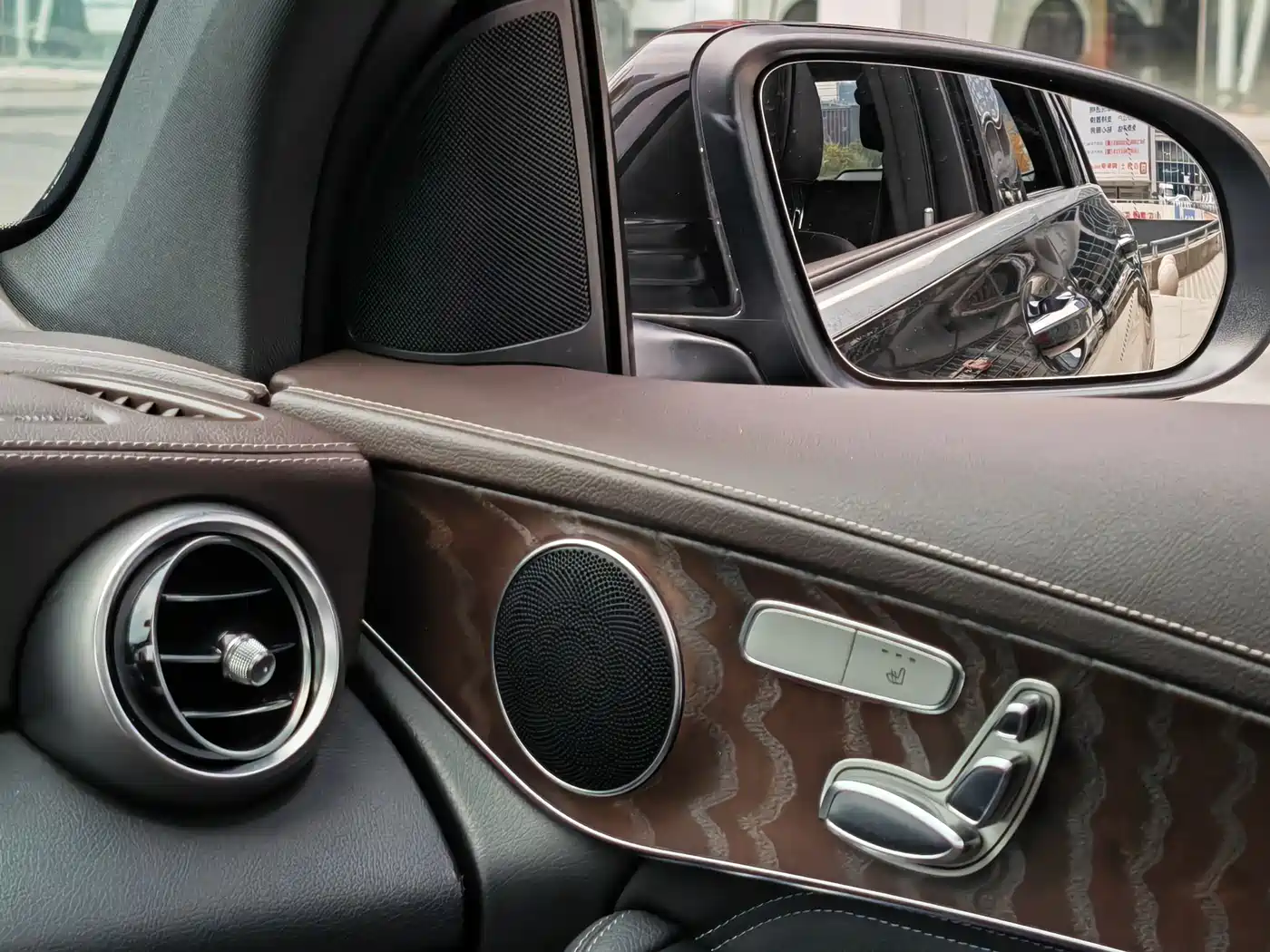 Mercedes-Benz GLC 2020 Facelift GLC 260 L 4MATIC Luxury фото 16
