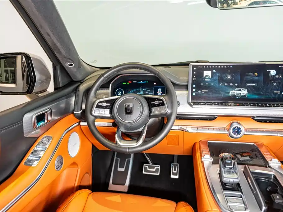 TANK TANK 700 NEW ENERGY