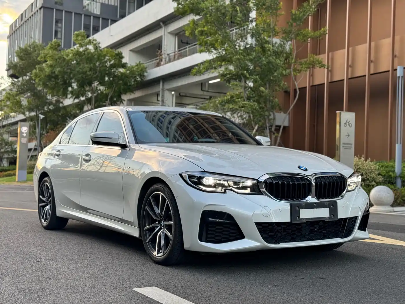 BMW 3 Series 2020 320Li M Sport Package фото 3