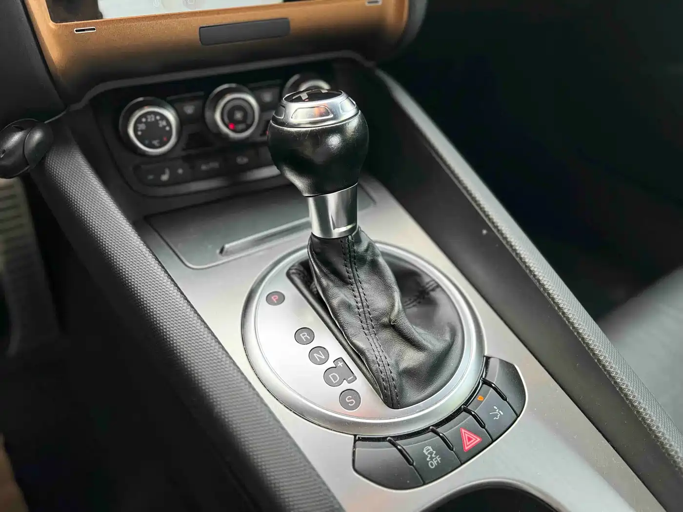Audi TT 2011 TT Coupe 2.0TFSI фото 15