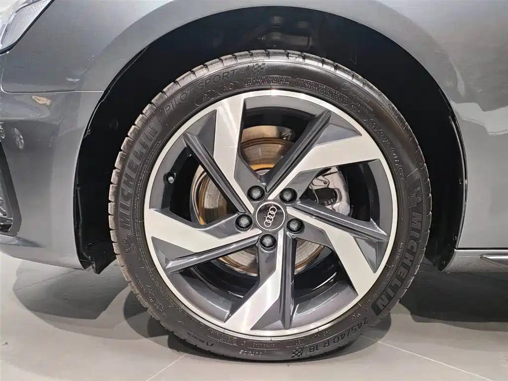 Audi A4L 2023 40 TFSI Bang&Olufsen Starlight Edition фото 29