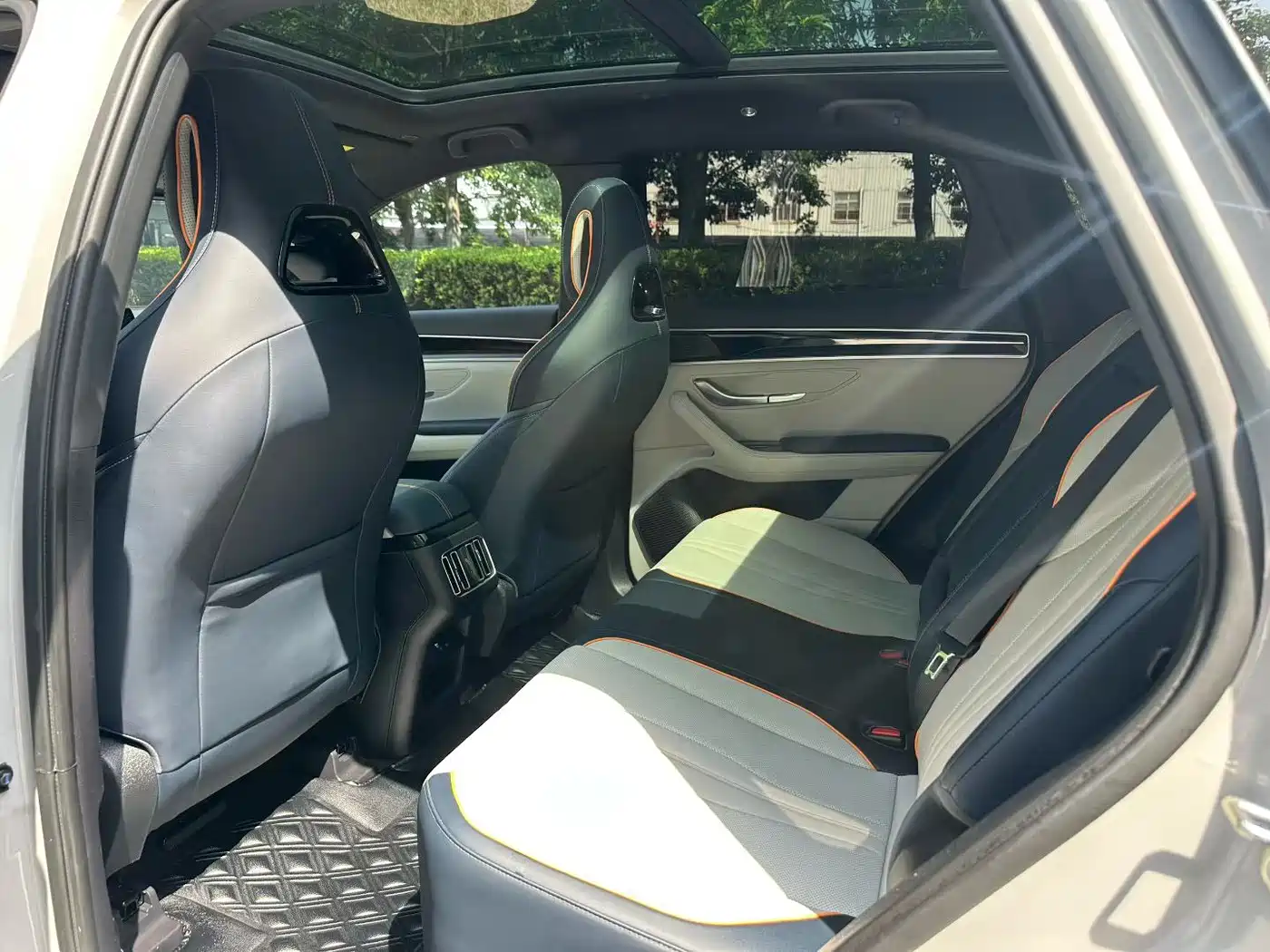 BYD Song PLUS PHEV 2023 Champion Edition DM-i 110KM Flagship фото 17