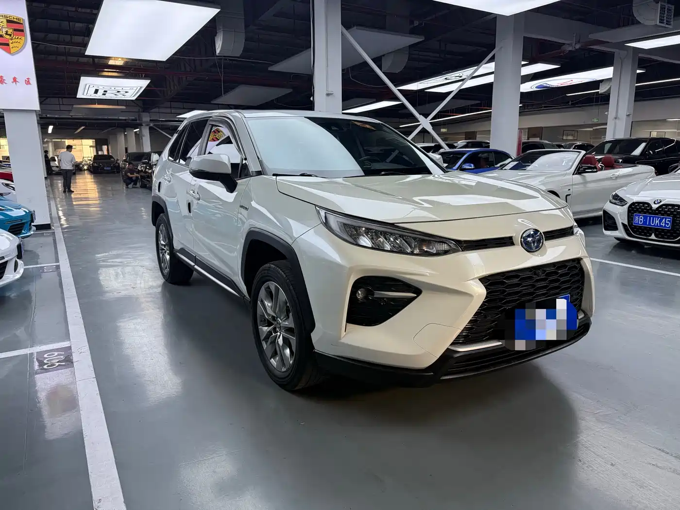 Toyota Wildlander 2022 Hybrid 2.5L E-CVT FWD Luxury PLUS Edition фото 3