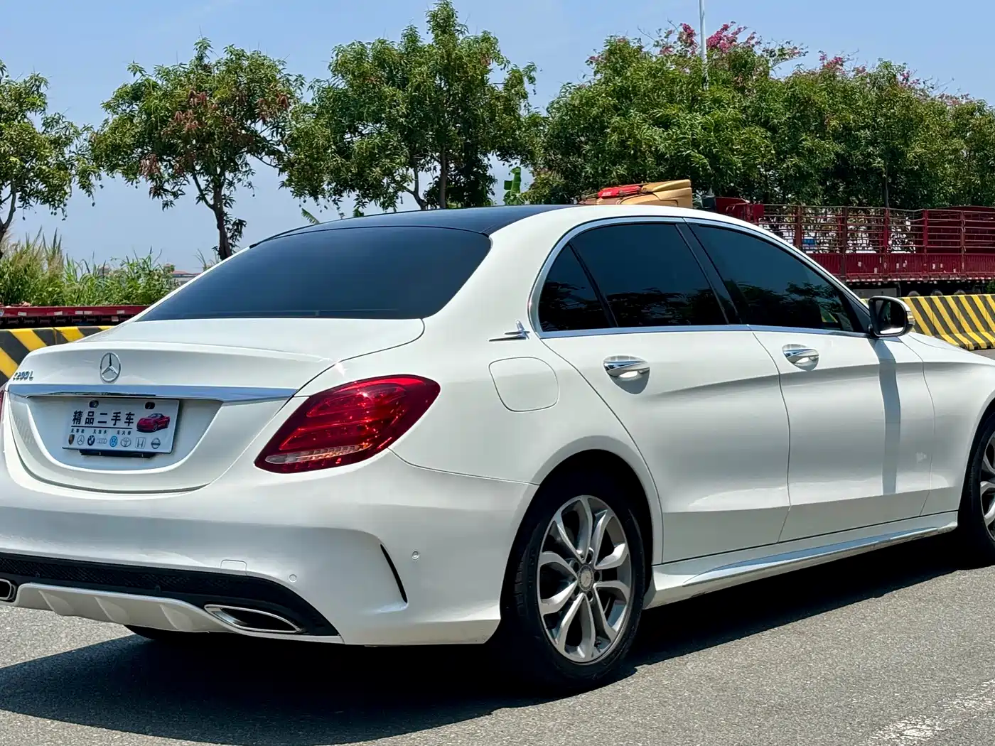Mercedes-Benz C-Class 2015 Facelift C 200 L Sport фото 9