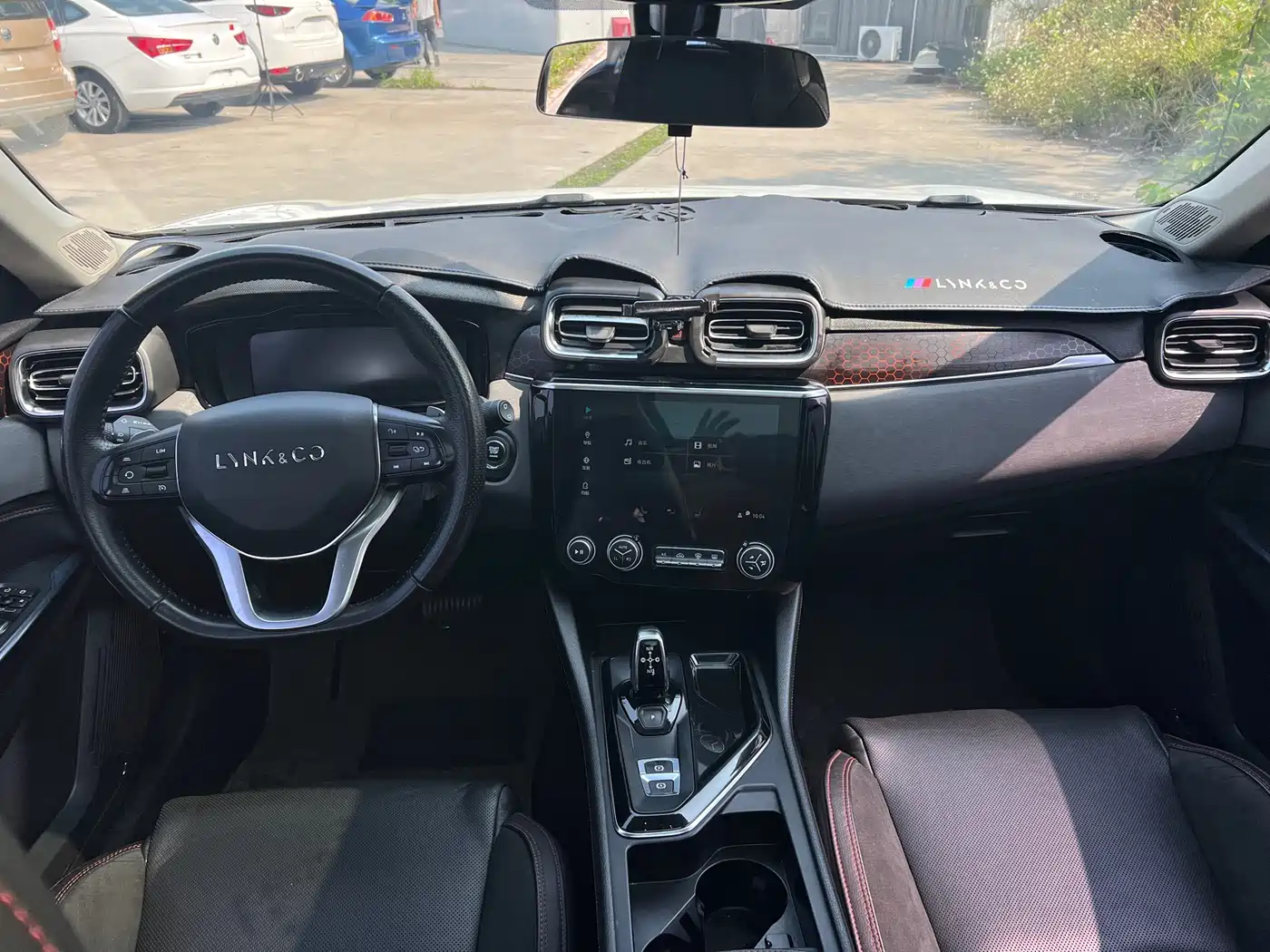 Lynk & Co 02 2018 1.5T DCT 2WD Shine Edition China V фото 5