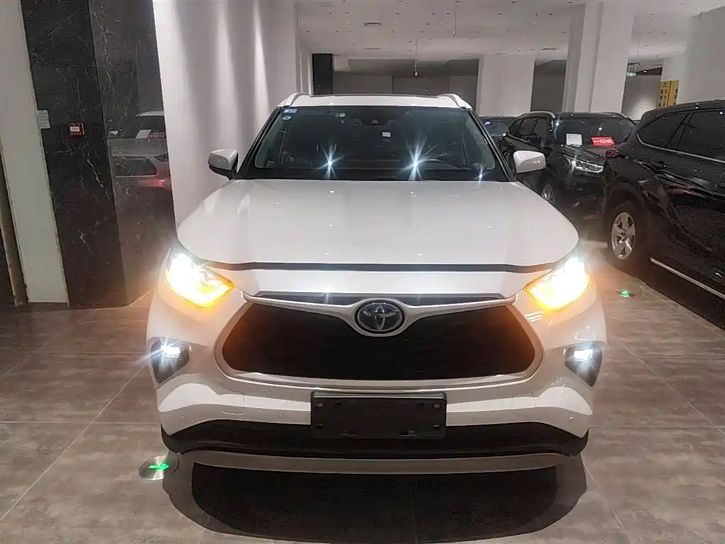 Toyota Highlander 2022 Model Dual Engine 2.5L 4WD Premium Edition 7-Seater фото 3