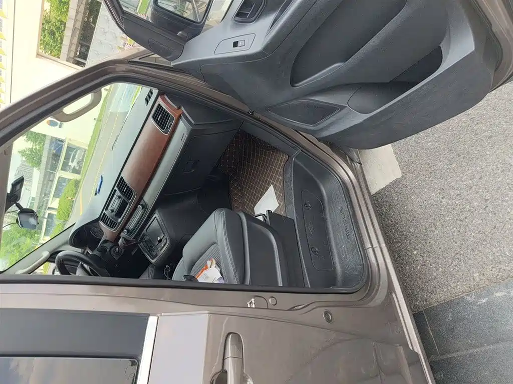 SAIC Maxus Maxus G10 2016 2.0T Automatic Elite фото 20