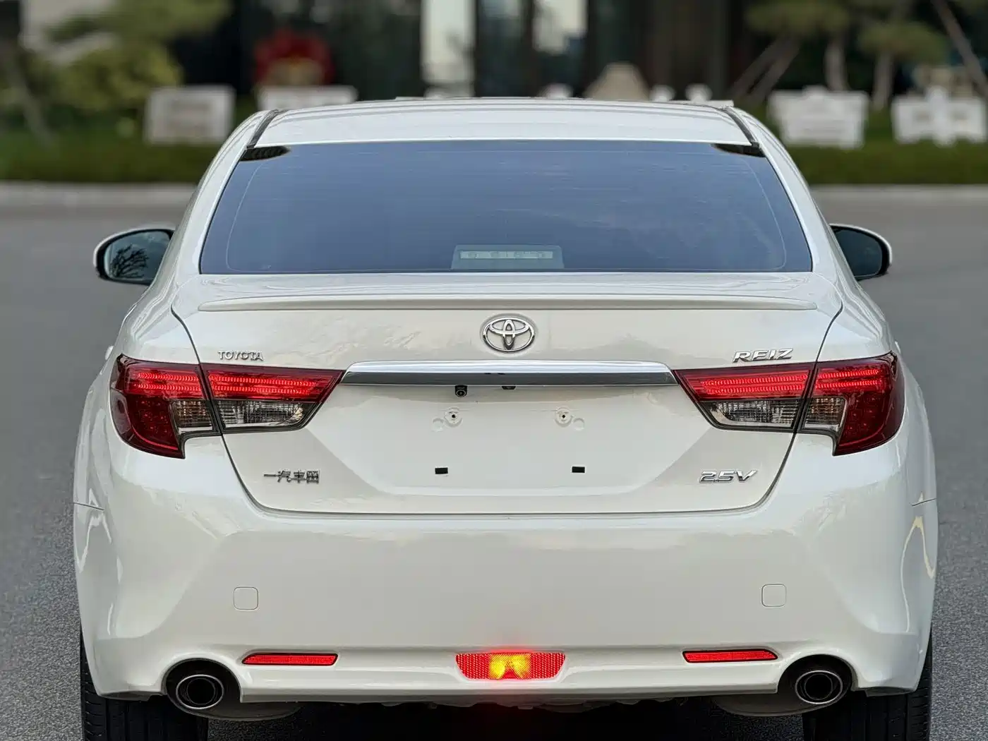 Toyota Reiz 2015 2013 2.5V Premium Edition