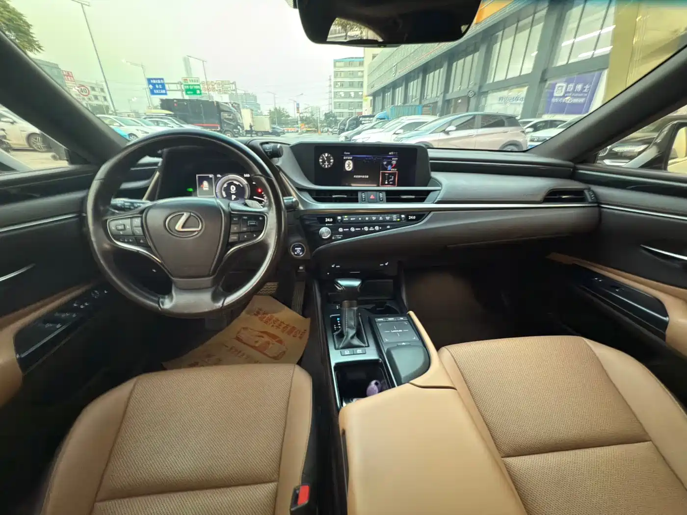Lexus ES 2021 300h Excellence Edition фото 6
