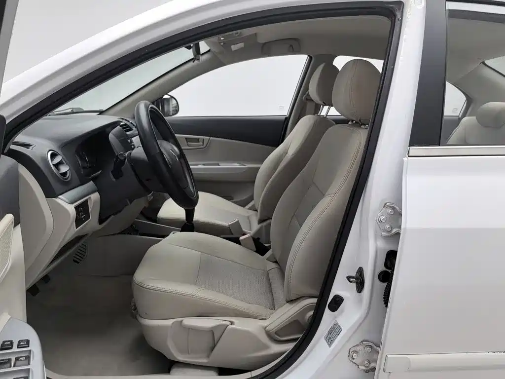 Changan Yuexiang V5 2014 2012 1.5L Manual Dream Edition