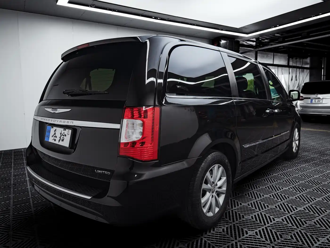 Chrysler Grand Voyager (Import) 2018 2013 3.6L Luxury Edition