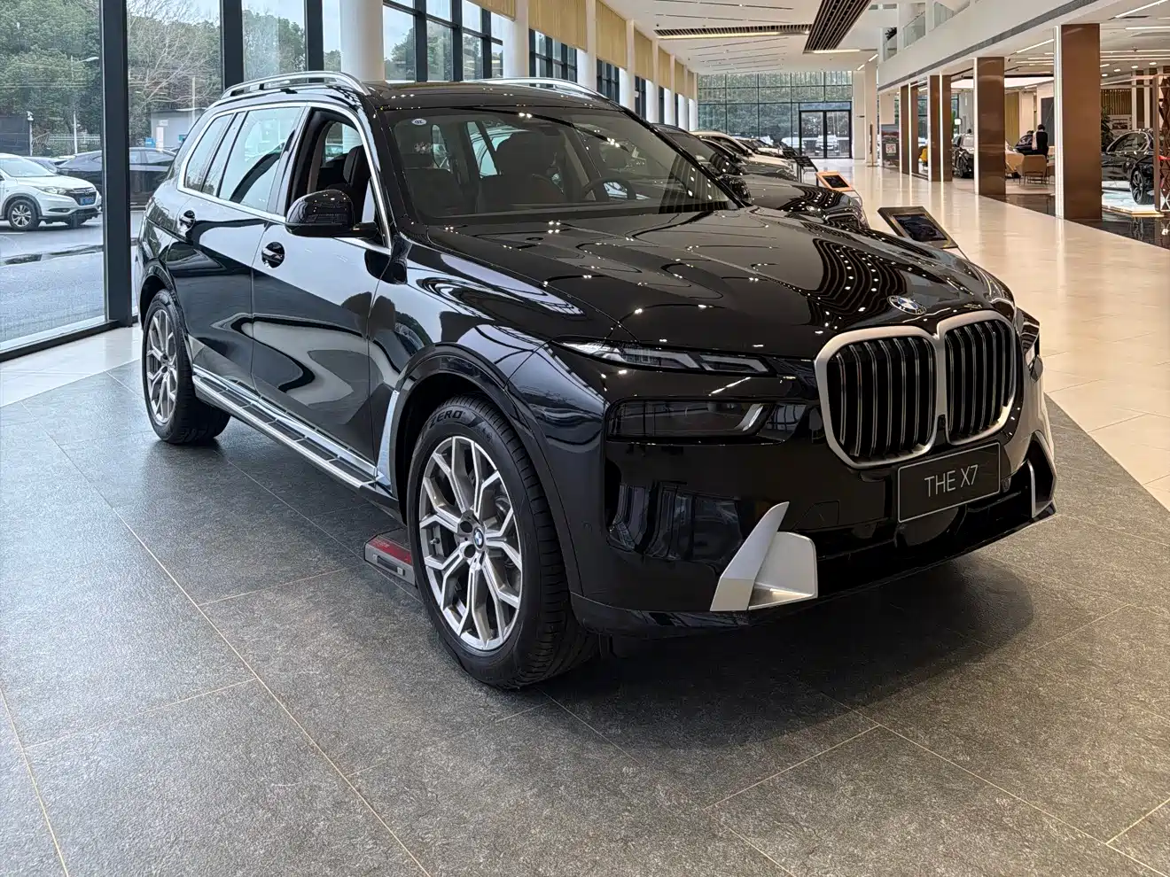 BMW X7 2024 xDrive40i Leading Luxury Package фото 2