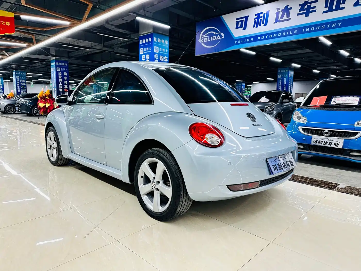 Volkswagen Beetle 2010 1.8T BlackOrange Luxury Edition фото 3