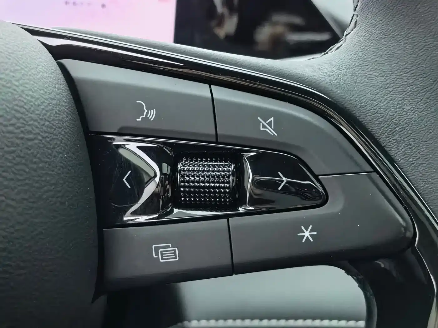Geely Galaxy Galaxy L6 2024 125km PLUS Soaring Dragon Edition фото 26