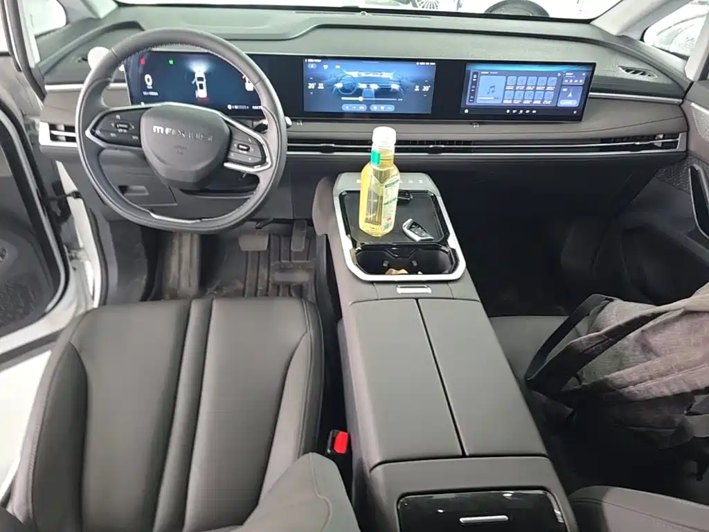 Maxus Maxus G70 2025 2024 Model 2.0T Automatic Luxury 7-Seater