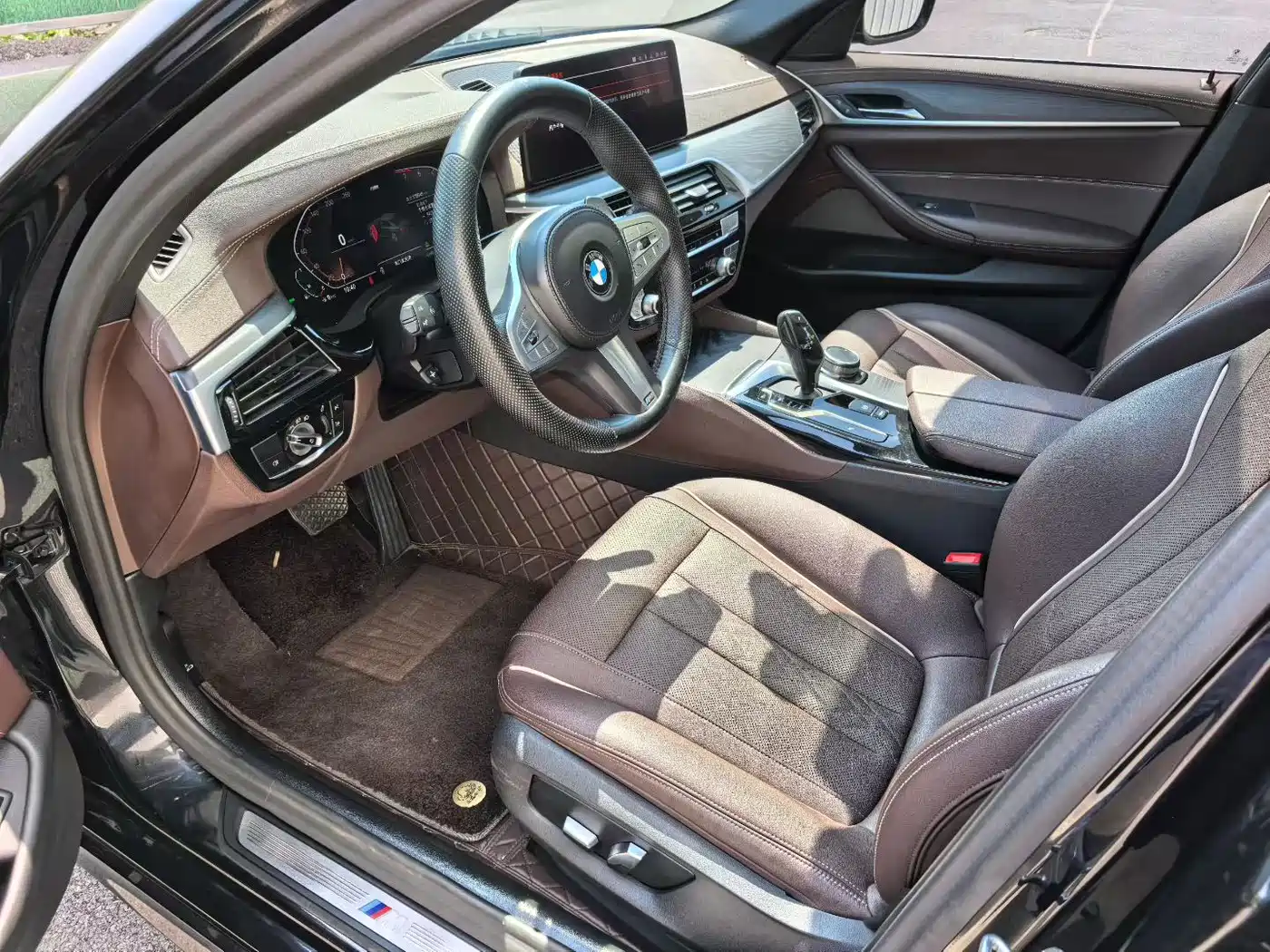 BMW 5 Series 2022 530Li Leading M Sport Package фото 4