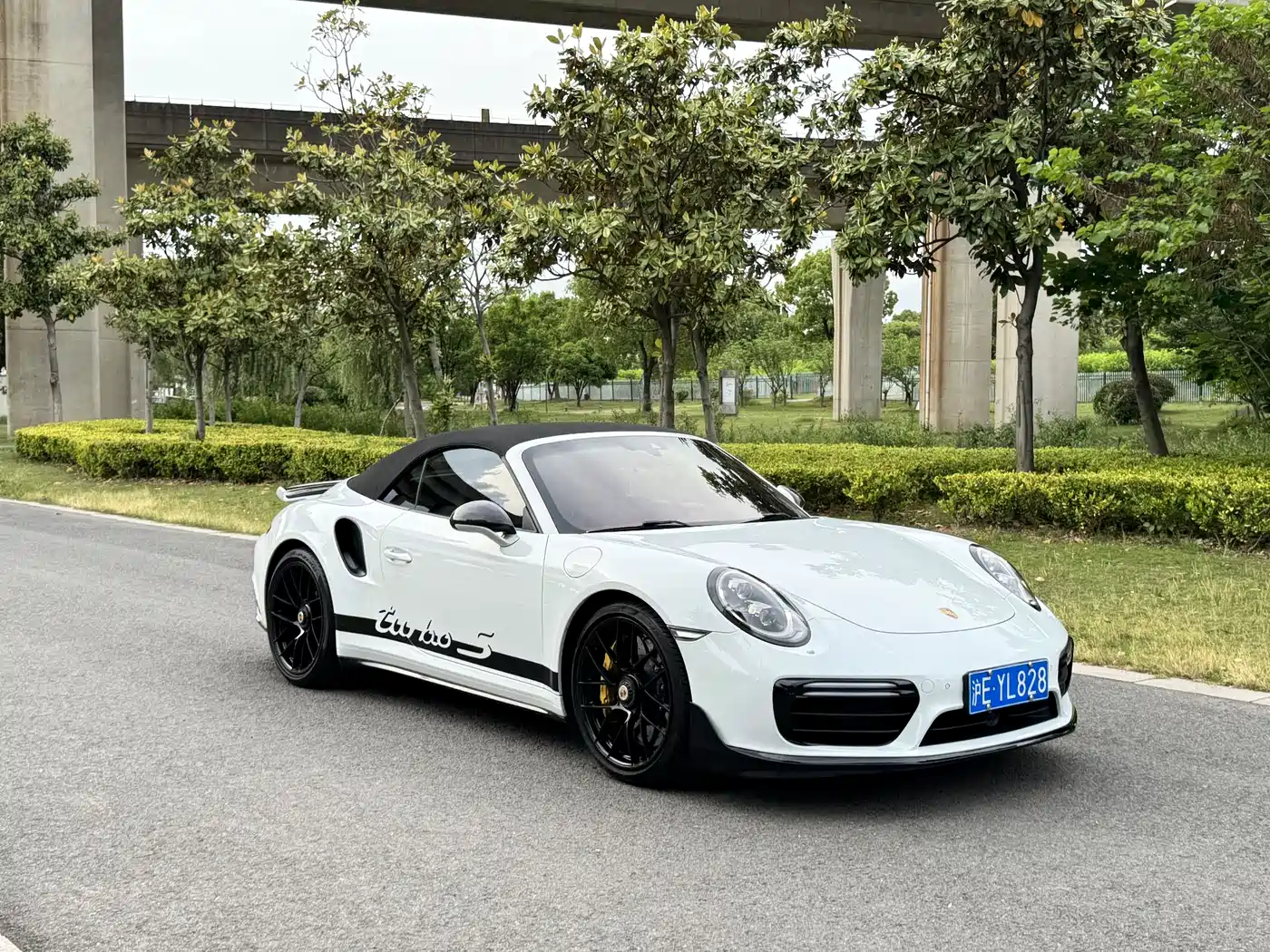 Porsche 911 2016 Turbo S Cabriolet 3.8T фото 19
