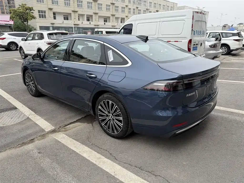 Geely Galaxy Galaxy A7 2025 EM-i фото 9