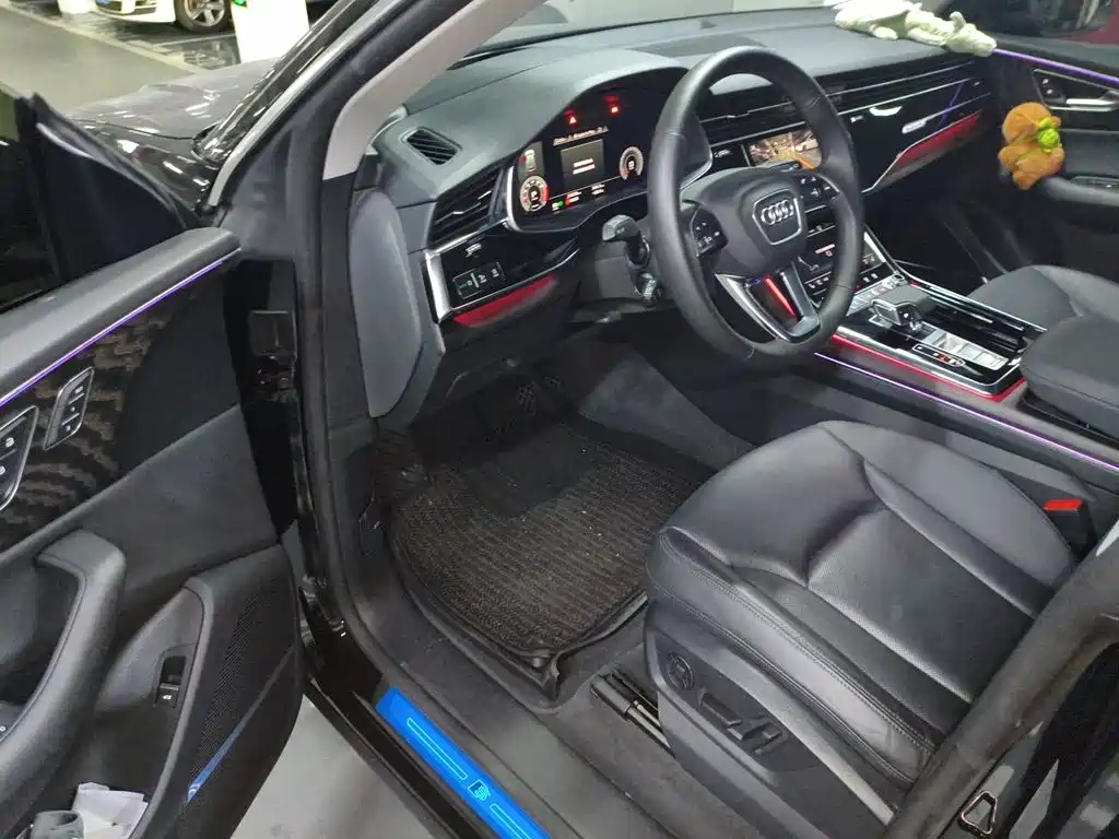 Audi Q8 2023 2022 55 TFSI Luxury Dynamic