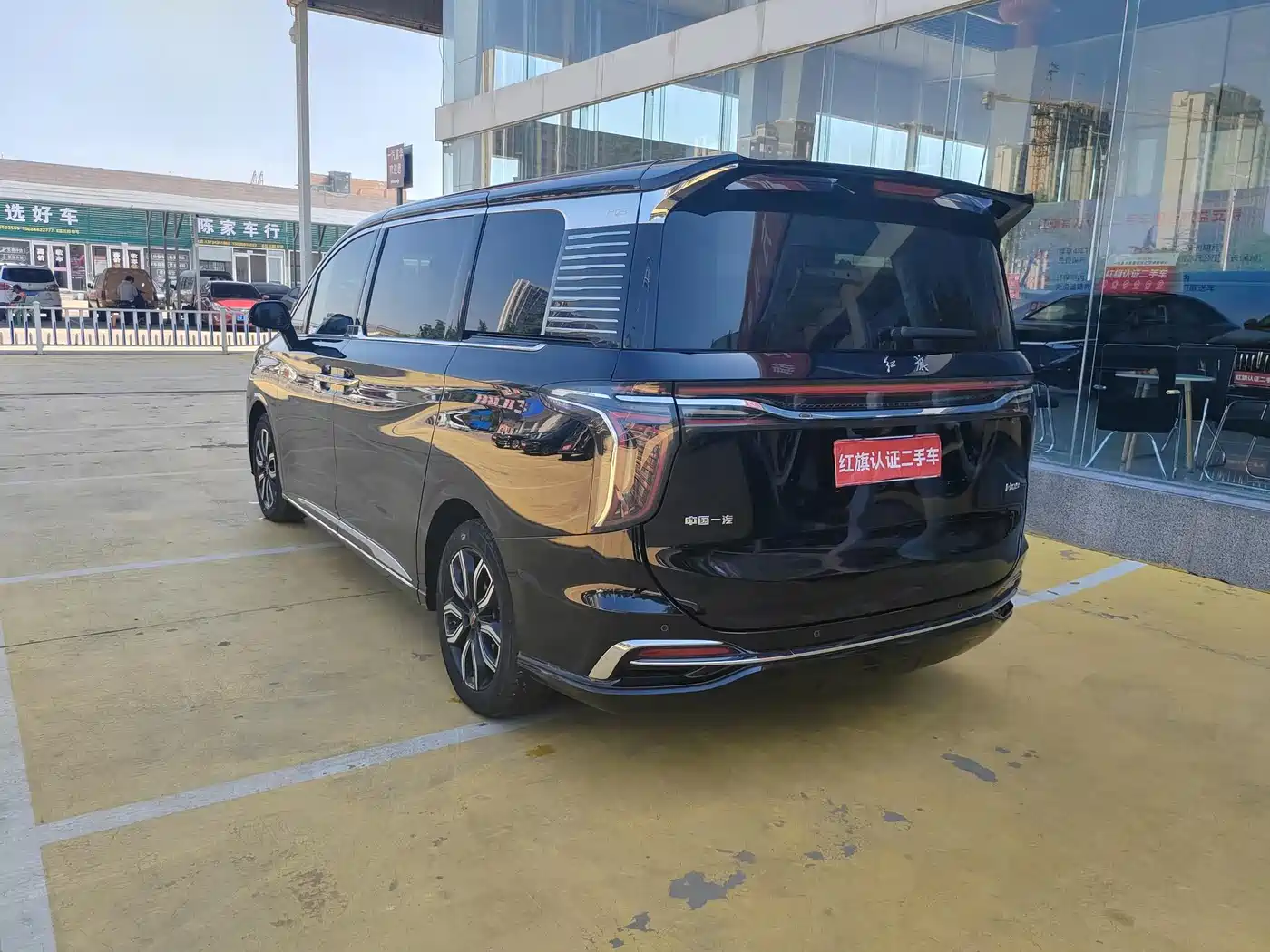 Hongqi HQ9 2023 2.0T Smart Connect Flag Enjoy Edition фото 9