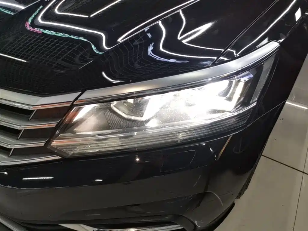 Volkswagen Passat 2016 330TSI DSG Executive Edition фото 24