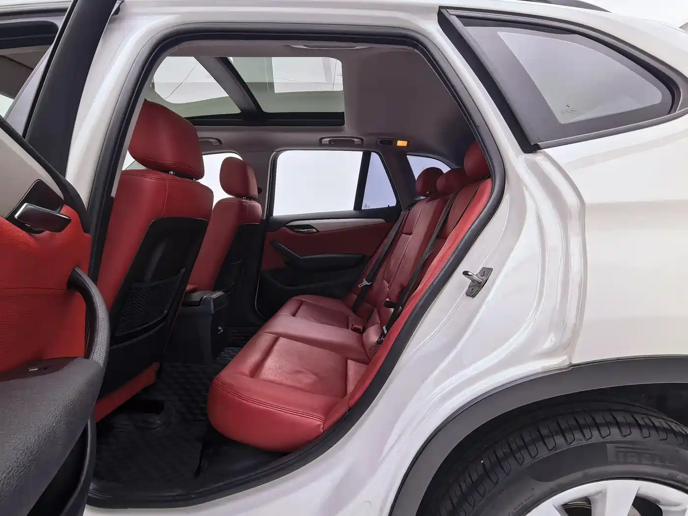 BMW X1 2014 sDrive18i Fashion Edition фото 9