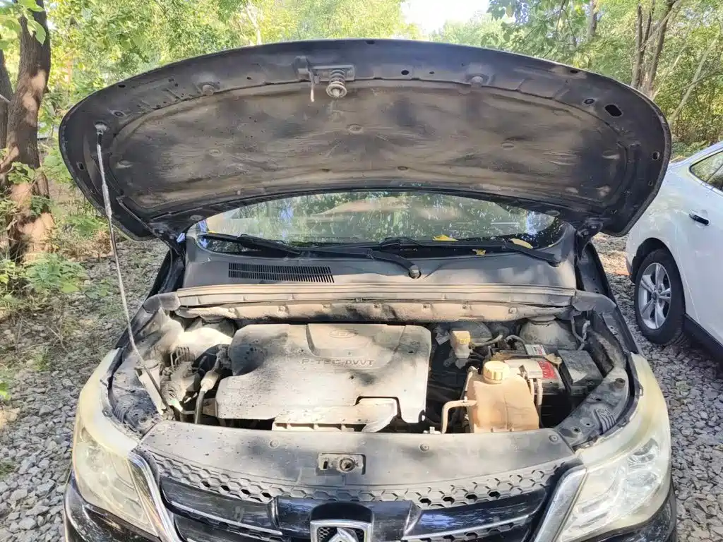 Photo 3 - Baojun 730