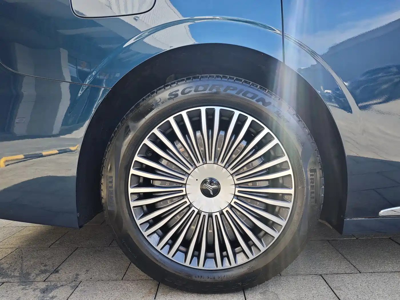 Voyah Auto Voyah Dreamer 2025 PHEV AWD Flagship Kunpeng Edition фото 7