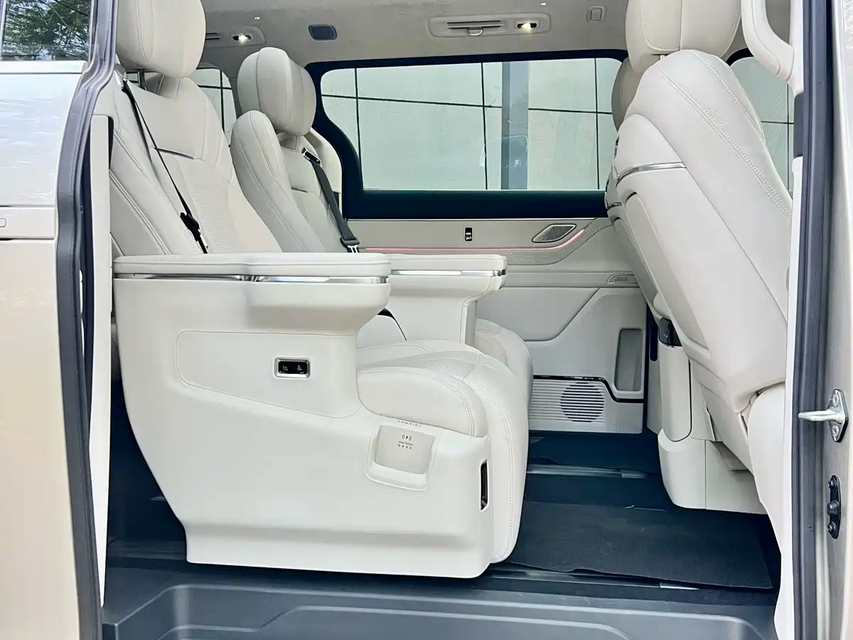 Geely Galaxy Galaxy V900 2026 2026 Model Year Base Version 6-Seater