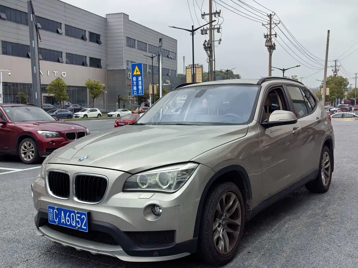 BMW X1 2014 sDrive18i Leading Edition