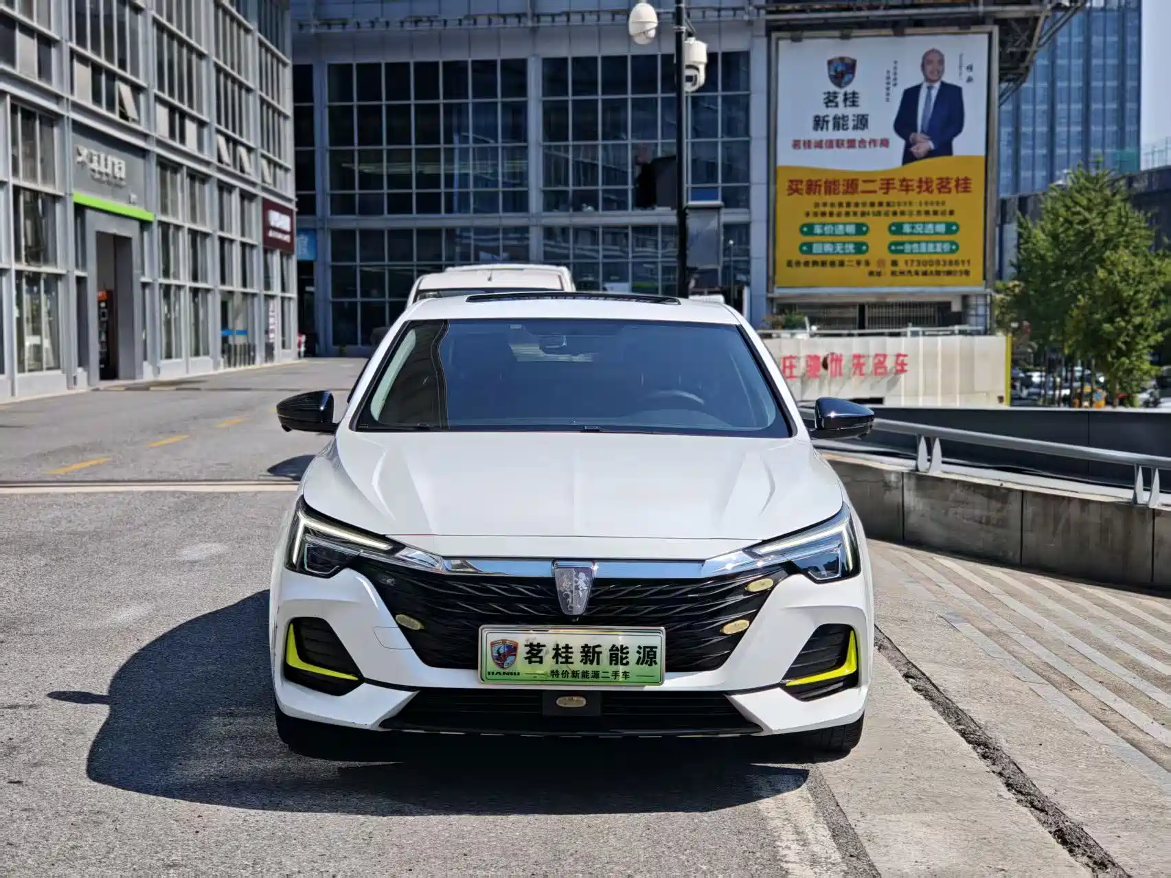 Фото 3 - Roewe i6 MAX EV