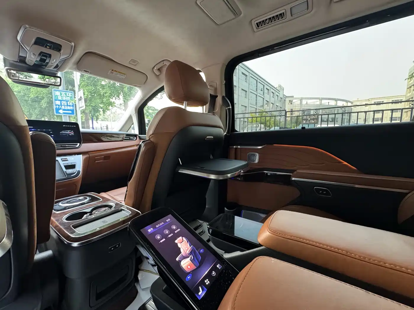 Hongqi HQ9 2023 2.0T Smart Connect Flagship фото 23