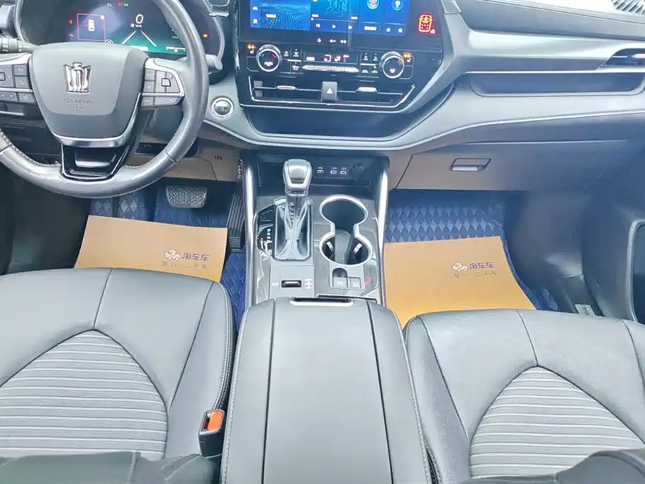 Toyota Crown Kluger 2023 2.5L HEV AWD Premium Edition фото 15