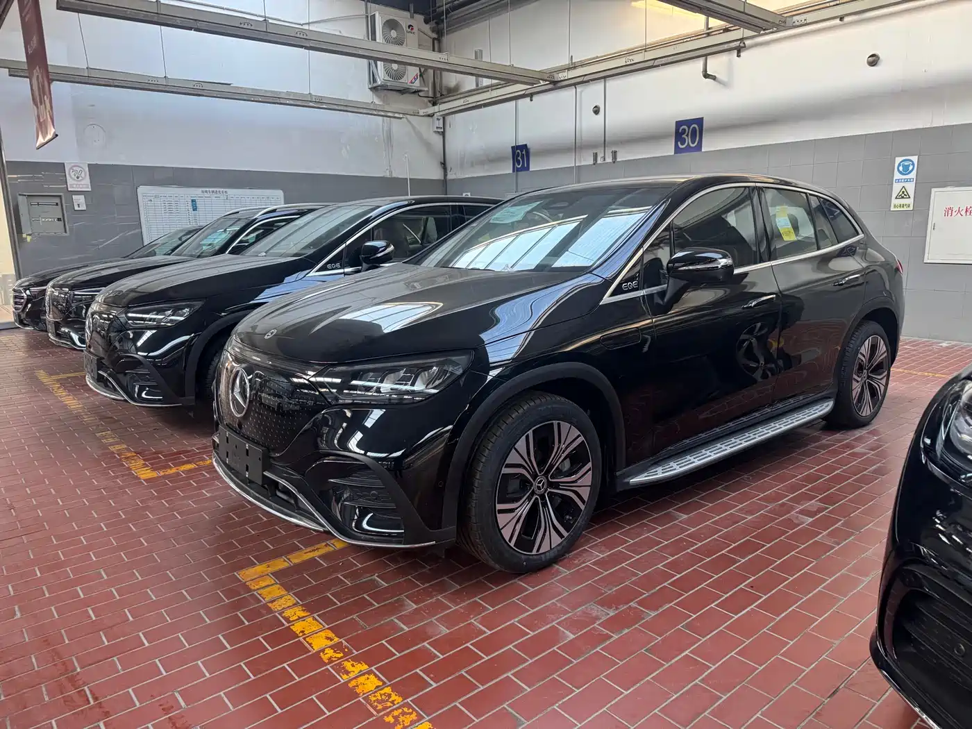 MERCEDES-BENZ EQE SUV