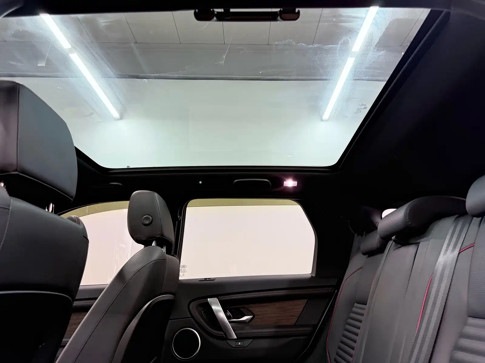 Фото 24 - Land Rover Discovery Sport