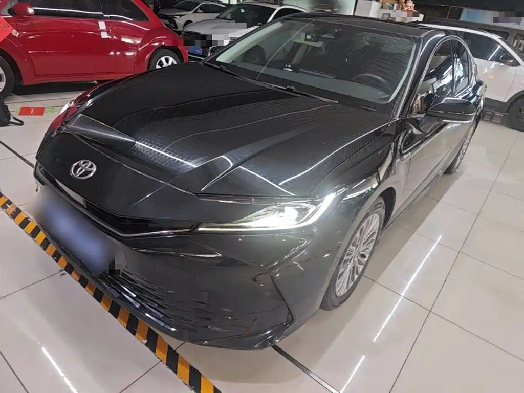 Toyota Camry 2024 Hybrid 2.0HE Elite Edition фото 2