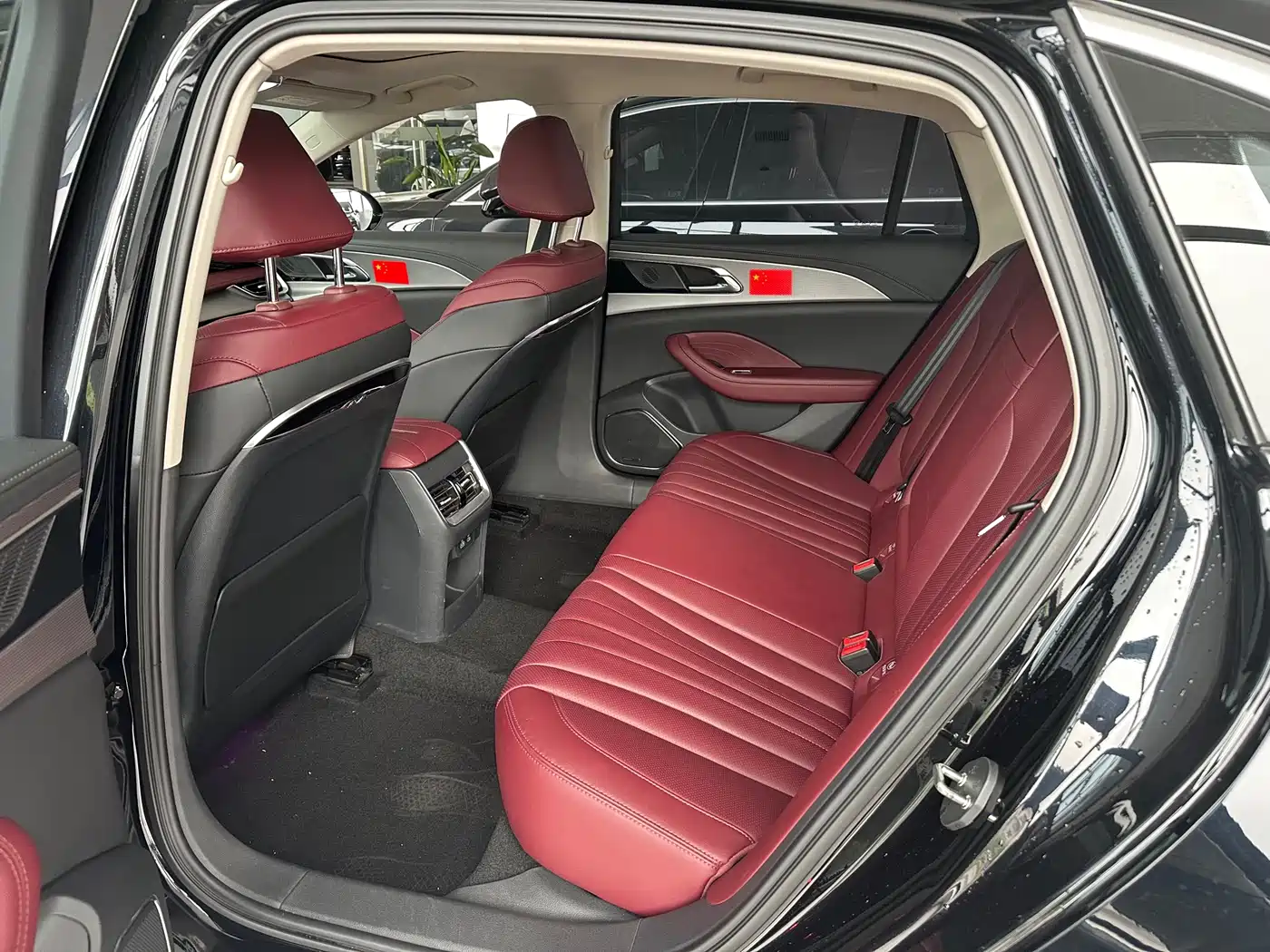 Hongqi H5 2024 1.5T DCT Smart Connect Flag Rhythm Edition фото 11
