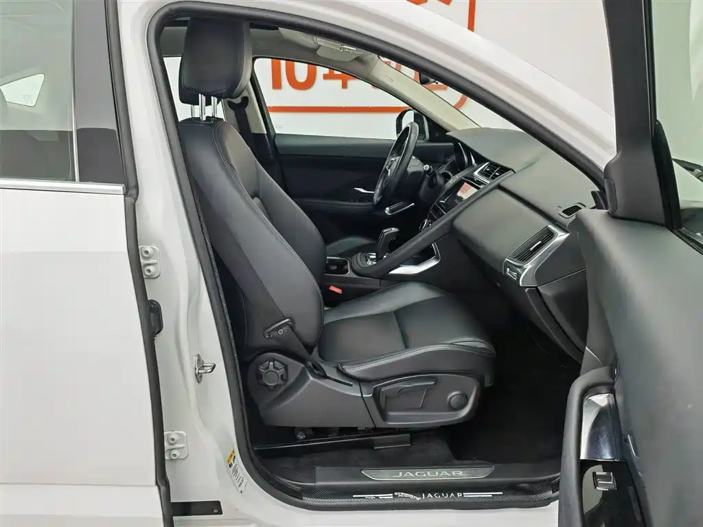 Jaguar E-PACE 2018 P200 China VI фото 23