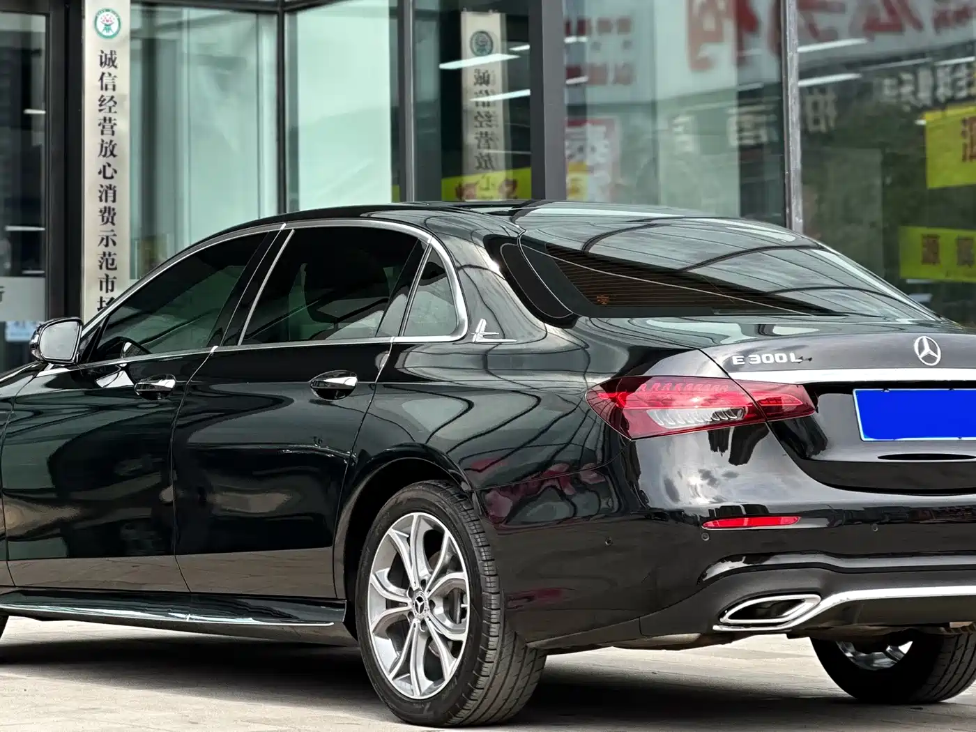 MERCEDES-BENZ E CLASS