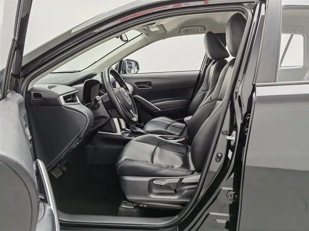 Toyota Frontlander 2023 2.0L CVT Elite Edition фото 10