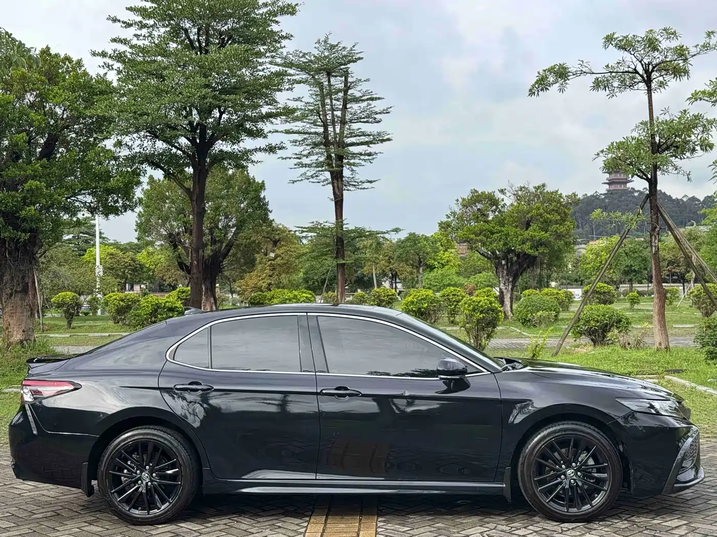 Toyota Camry 2022 2.5S Knight Edition фото 8