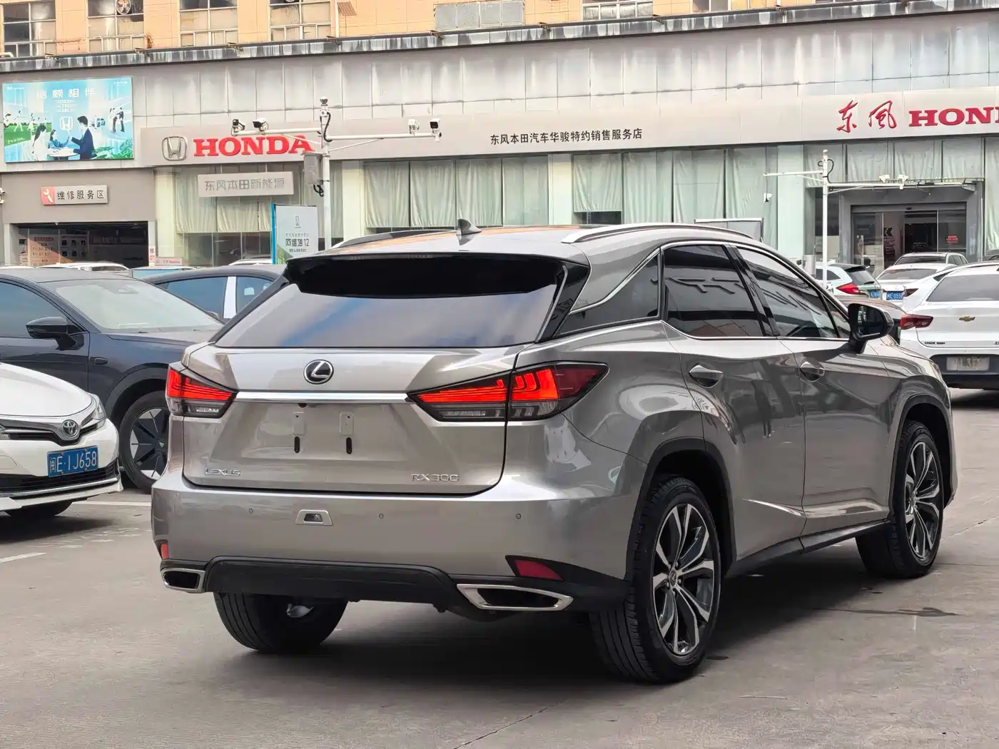 Lexus RX 2021 300 AWD Special Edition фото 8
