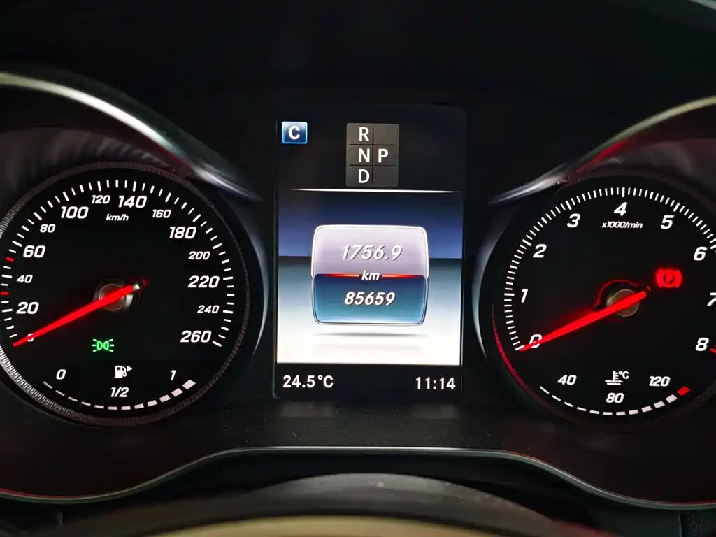 Mercedes-Benz GLC 2018 GLC 260 4MATIC Luxury фото 12