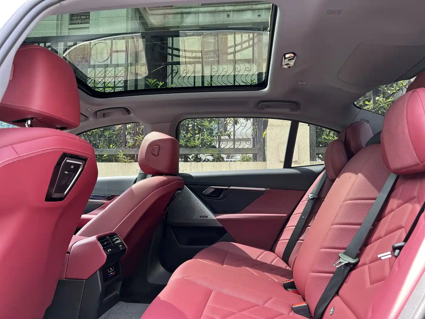BMW 5 Series 2024 530Li Leading Model Luxury Package фото 15