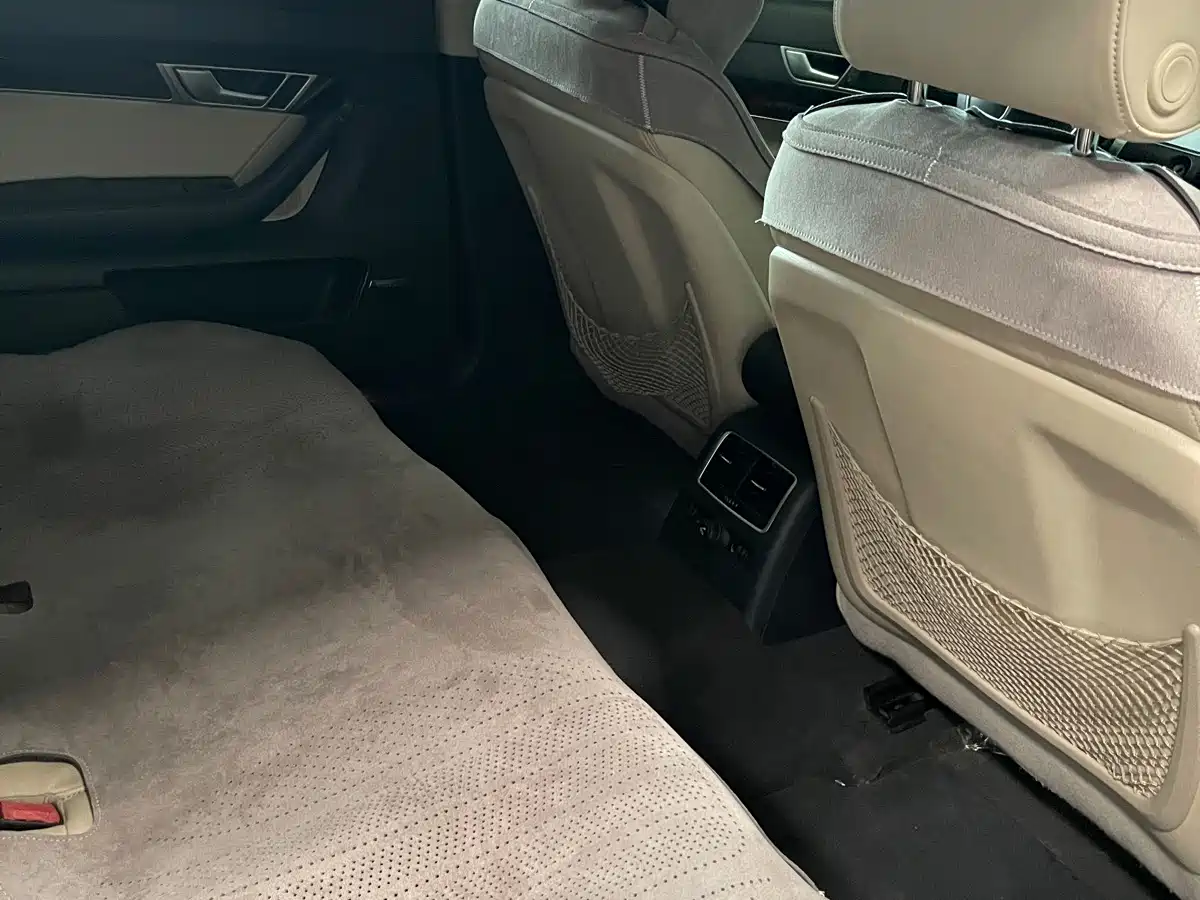 Фото 7 - Audi A6L
