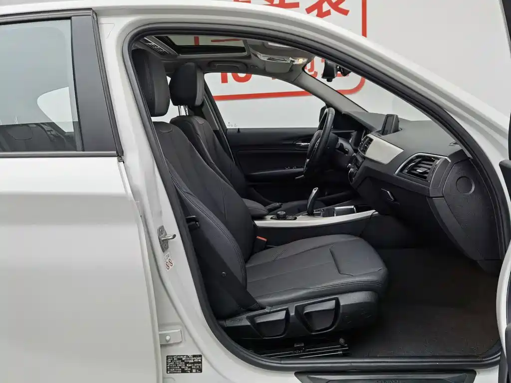 BMW 1 Series (Import) 2019 2018 118i Leading