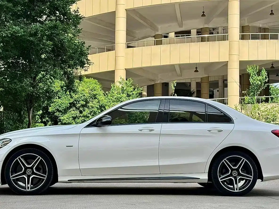 Mercedes-Benz C-Class 2021 C 260 Starry Exclusive Edition фото 3