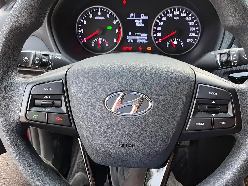 Hyundai Elantra 2018 1.6L Auto Joy GL (China V) фото 6